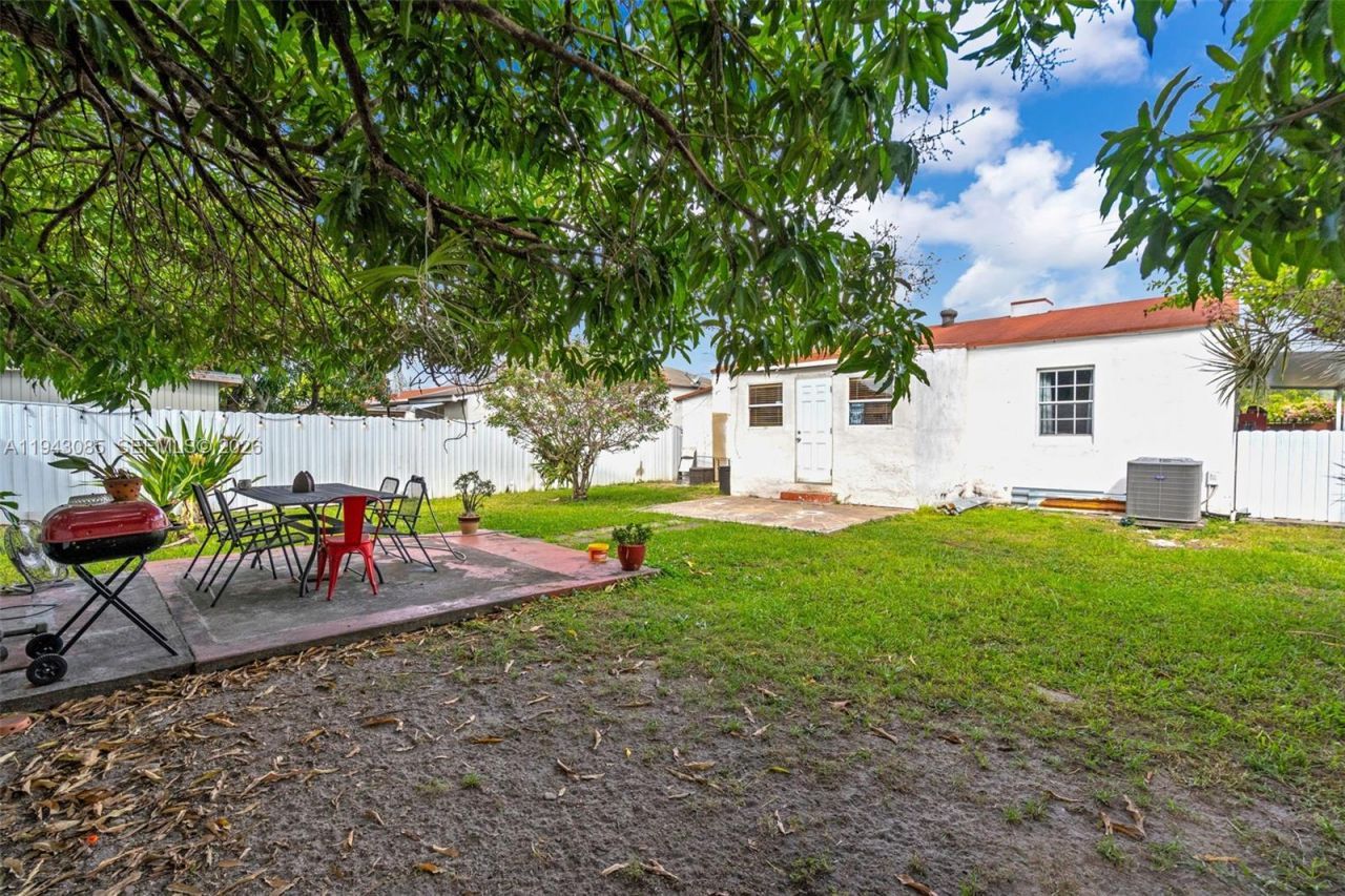 3026 SW 4th St, Miami, FL 33135 Photo