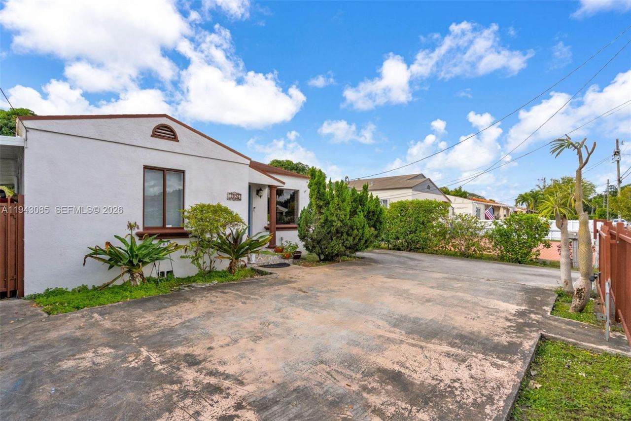 3026 SW 4th St, Miami, FL 33135 Photo