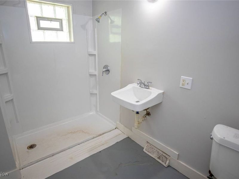 970 Mercer Avenue, Akron, OH 44320 Photo 11