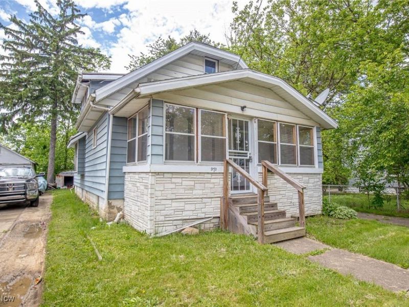 970 Mercer Avenue, Akron, OH 44320 Photo 2