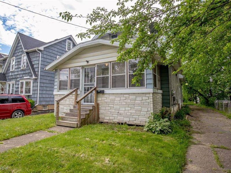 970 Mercer Avenue, Akron, OH 44320 Photo 3