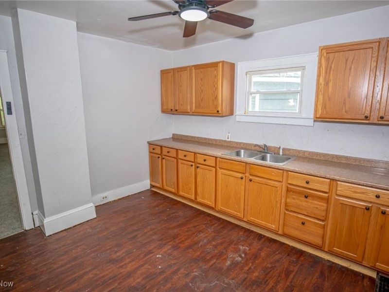 970 Mercer Avenue, Akron, OH 44320 Photo 5