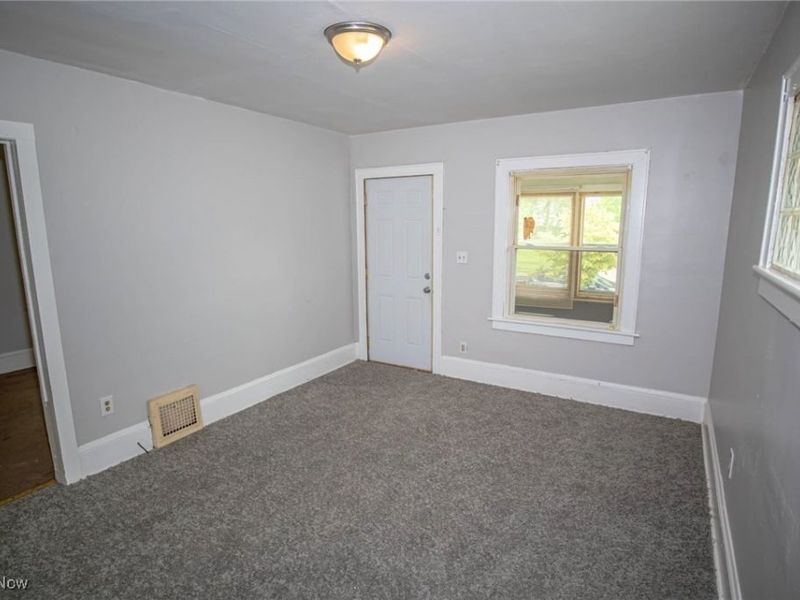 970 Mercer Avenue, Akron, OH 44320 Photo 8