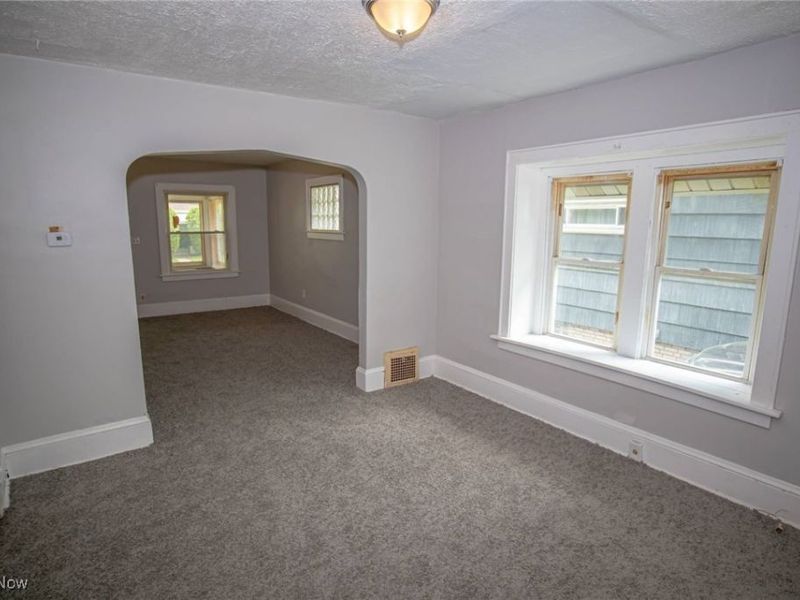 970 Mercer Avenue, Akron, OH 44320 Photo 9