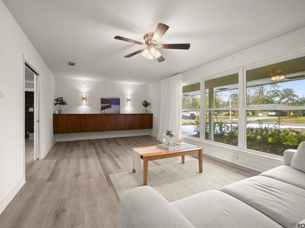 555 Woodhaven St, Baton Rouge, LA 70815