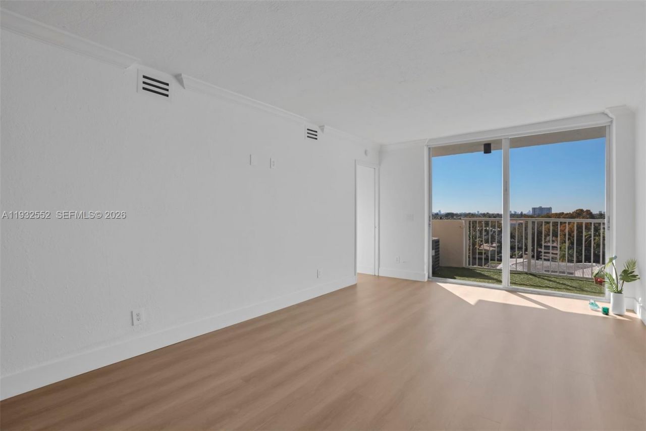 2020 NE 135th St, Unit 607, North Miami, FL 33181 Photo