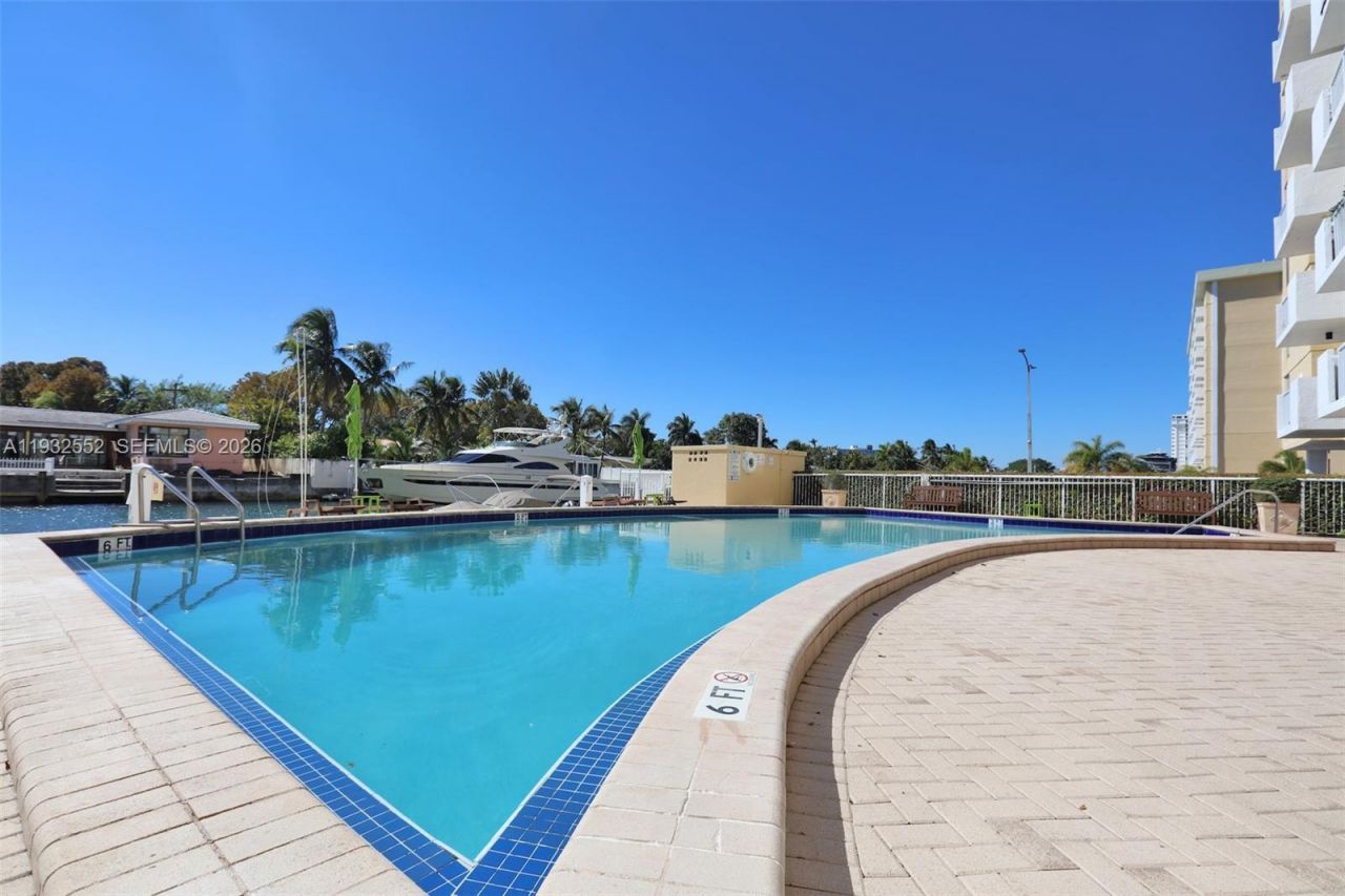 2020 NE 135th St, Unit 607, North Miami, FL 33181 Photo