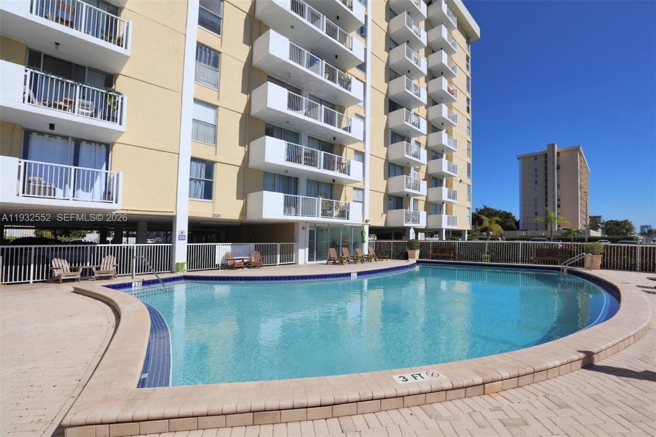 2020 NE 135th St, Unit 607, North Miami, FL 33181 Photo