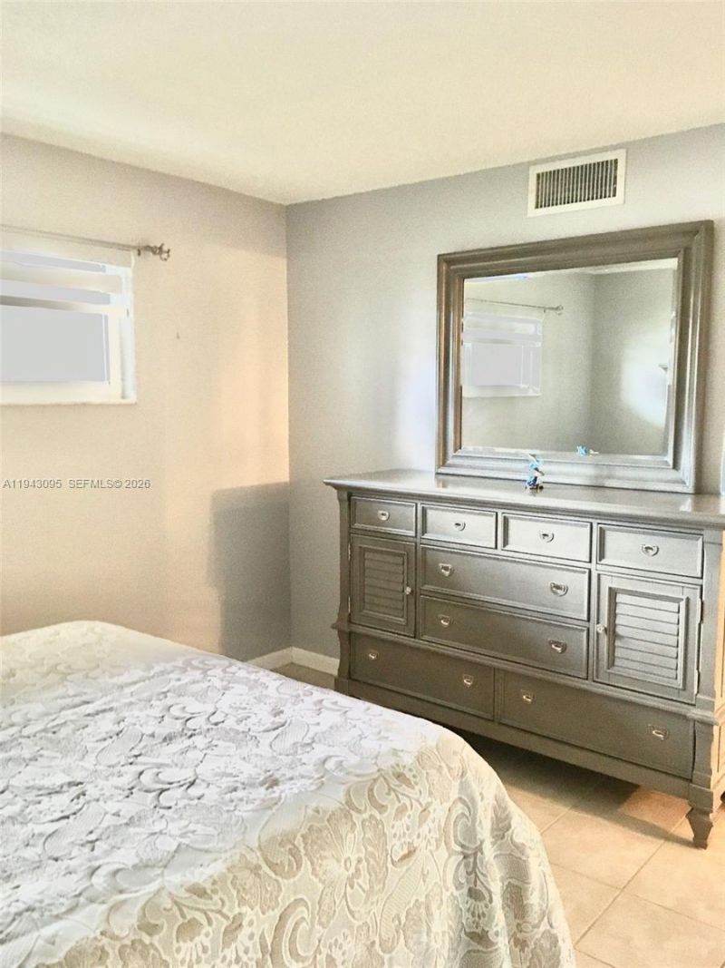 9410 N Hollybrook Lake Dr , Unit 103, Pembroke Pines, FL 33025 Photo