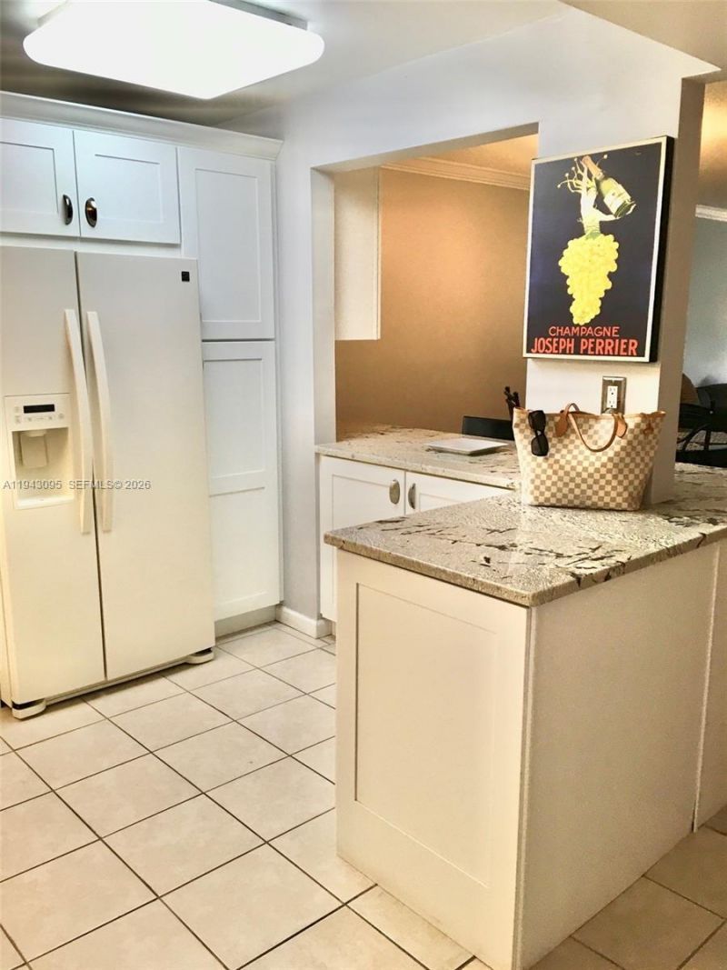 9410 N Hollybrook Lake Dr , Unit 103, Pembroke Pines, FL 33025 Photo