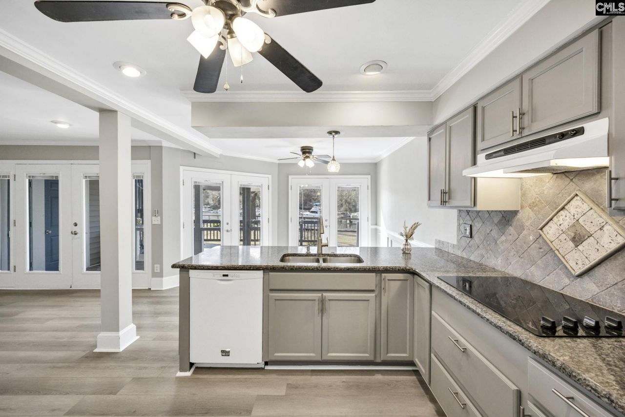 238 Shoreline Drive Photo 14