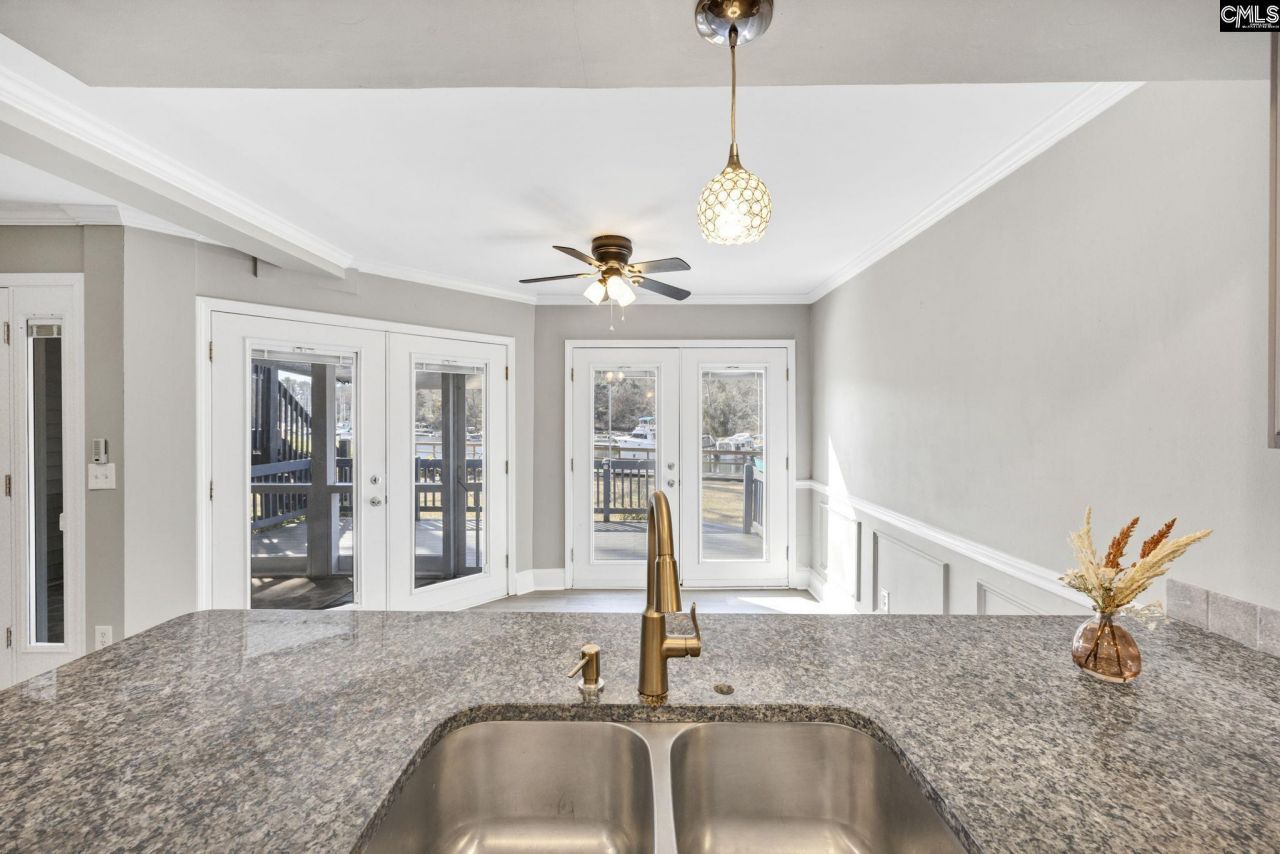 238 Shoreline Drive Photo 15