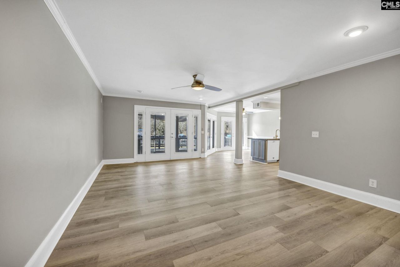 238 Shoreline Drive Photo 4