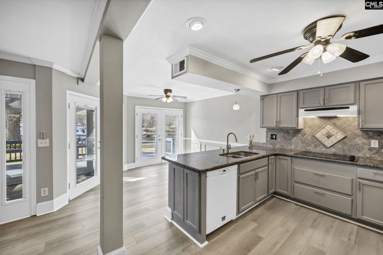 238 Shoreline Drive Photo 8