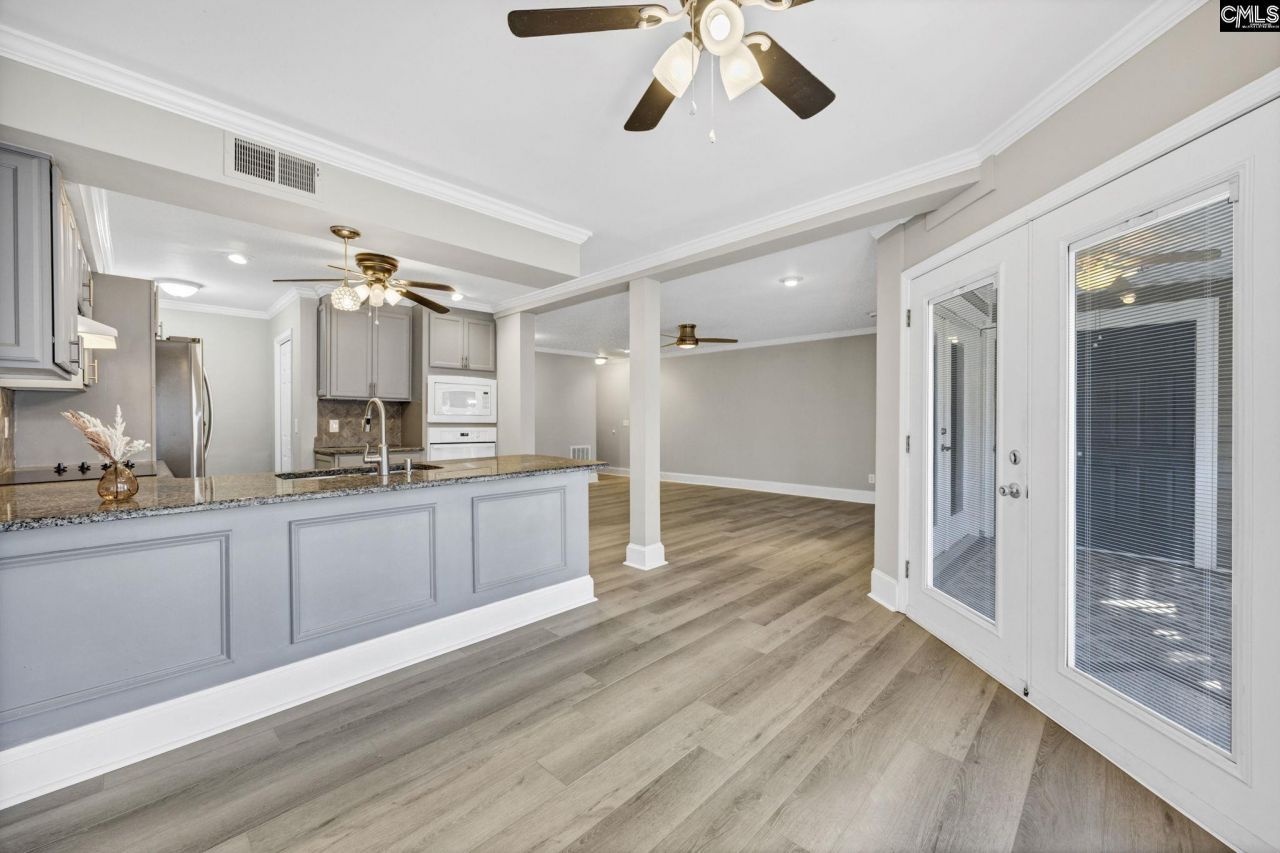 238 Shoreline Drive Photo 9