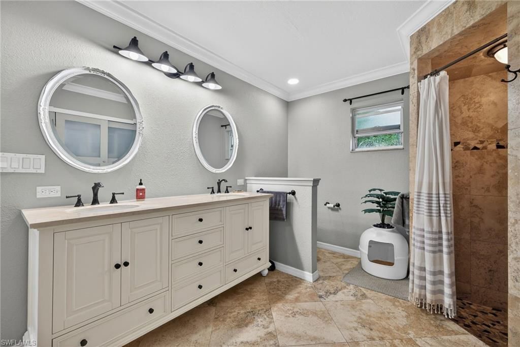 1343 Jambalana Ln, Fort Myers, FL 33901 Photo