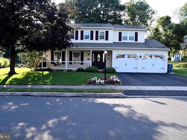 882 HAWTHORN AVENUE, MECHANICSBURG, PA 17055