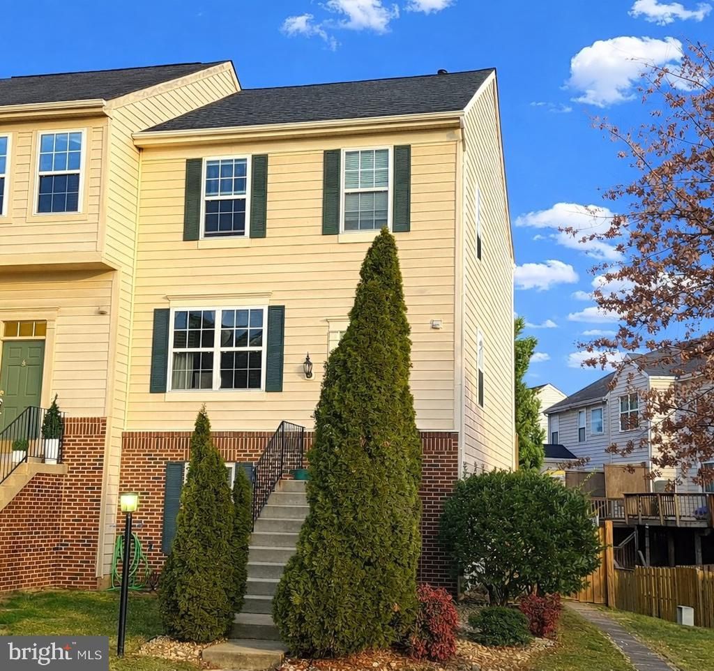 6821 Avalon Isle Way, Gainesville, VA 20155 Main Photo