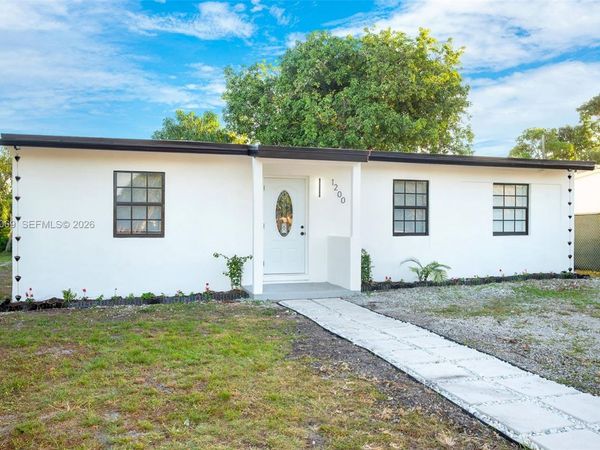 1200 NW 11th Ct, Fort Lauderdale, FL 33311