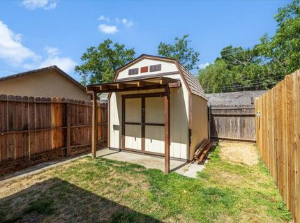 2305 Cantalier St, Sacramento, CA 95815 Photo