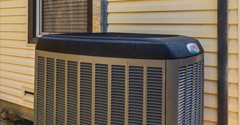 2305 Cantalier St, Sacramento, CA 95815 Photo