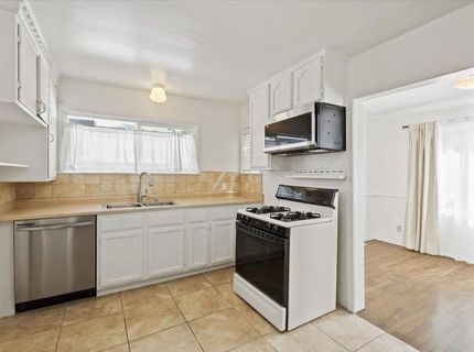 2305 Cantalier St, Sacramento, CA 95815 Photo