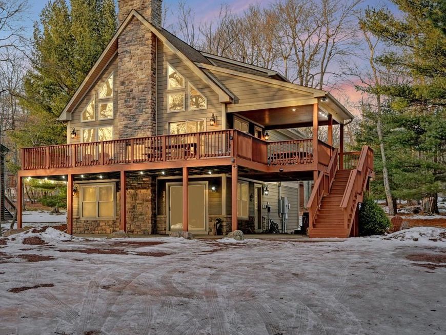 136 Pineknoll Drive, Lake Harmony, PA 18624 Main Photo