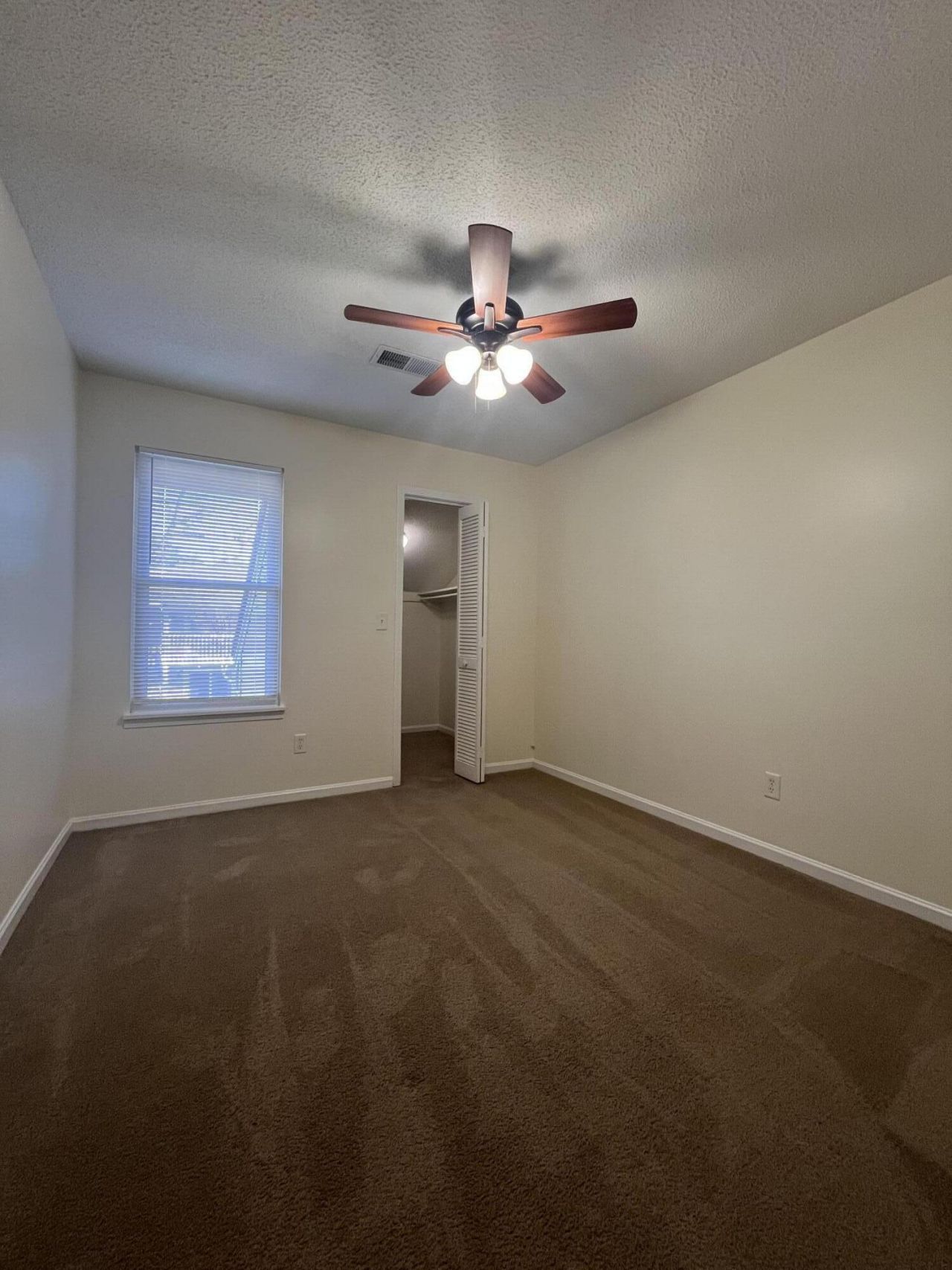 14 Hunters Court Photo 12