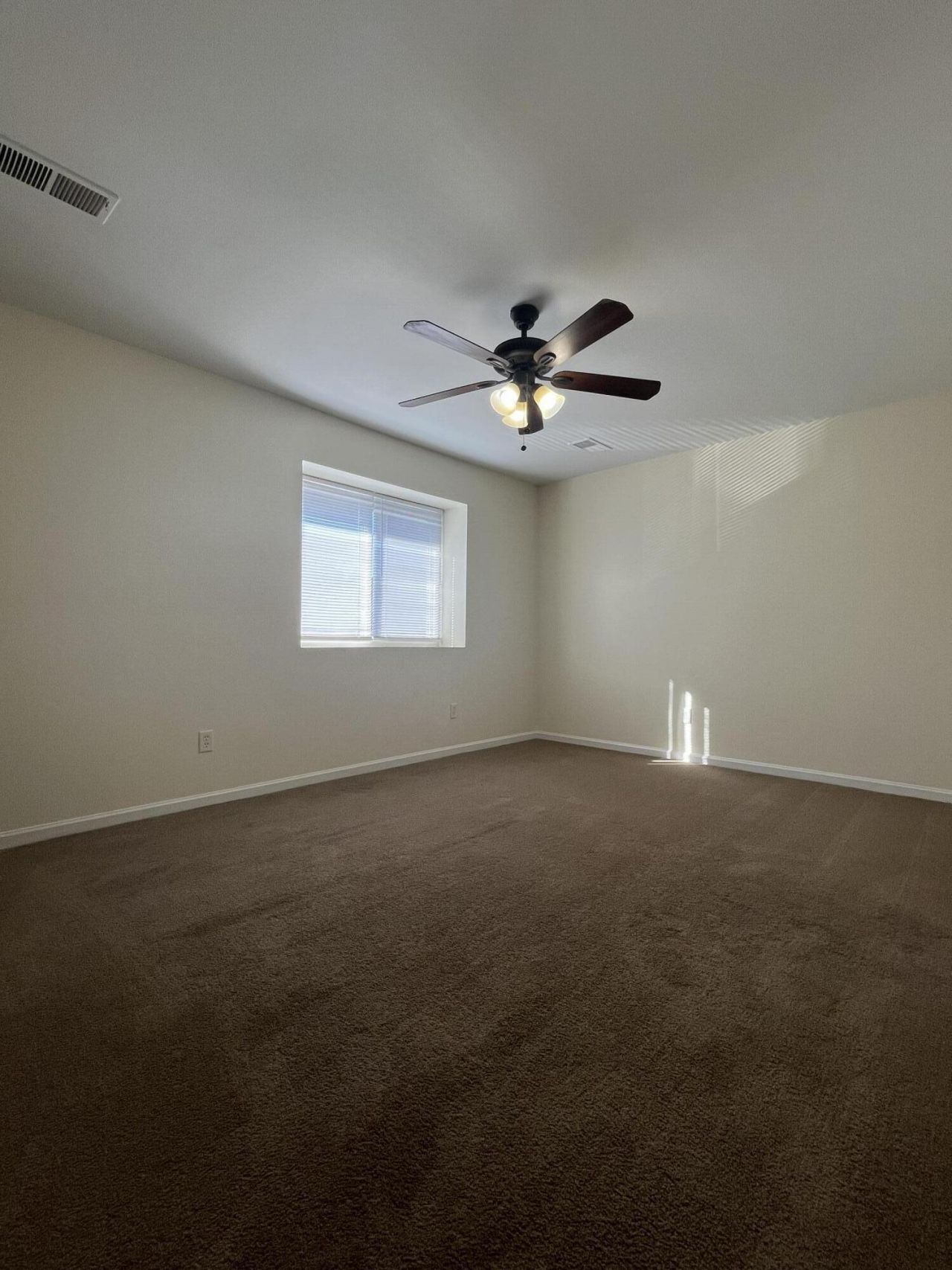 14 Hunters Court Photo 9
