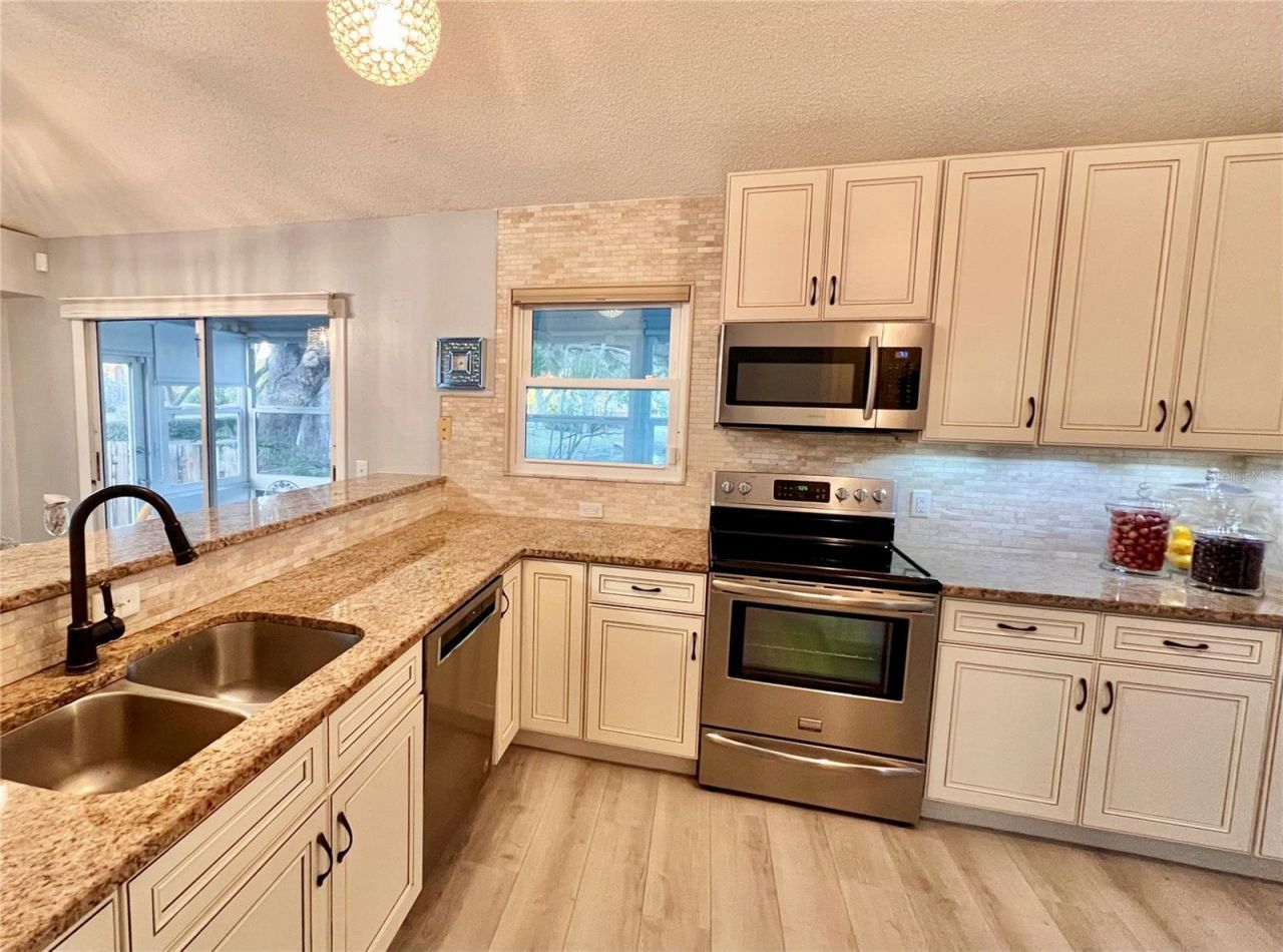 7801 Ontario Street Circle, Sarasota, FL 34243 Photo