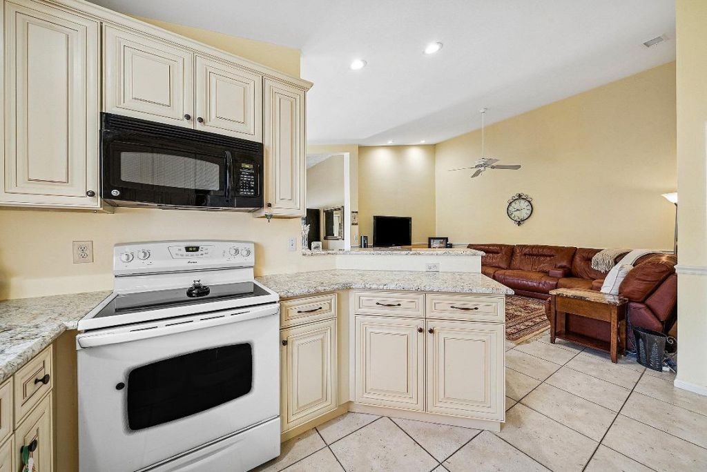 9238 Vineland Court, Unit A, Boca Raton, FL 33496 Photo