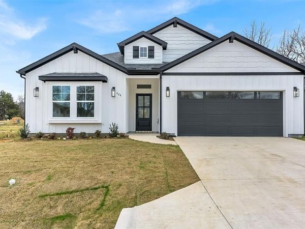 404 Betchan Street, Lake Dallas, TX 75065