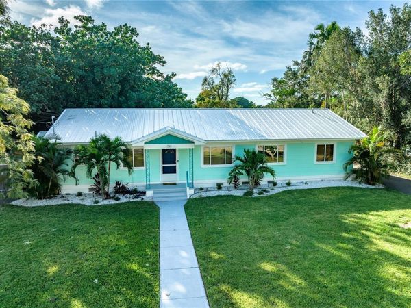 704 59TH STREET NW, BRADENTON, FL 34209