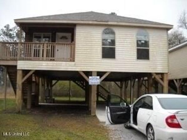 6269 W Itawamba Street, Bay Saint Louis, MS 39520