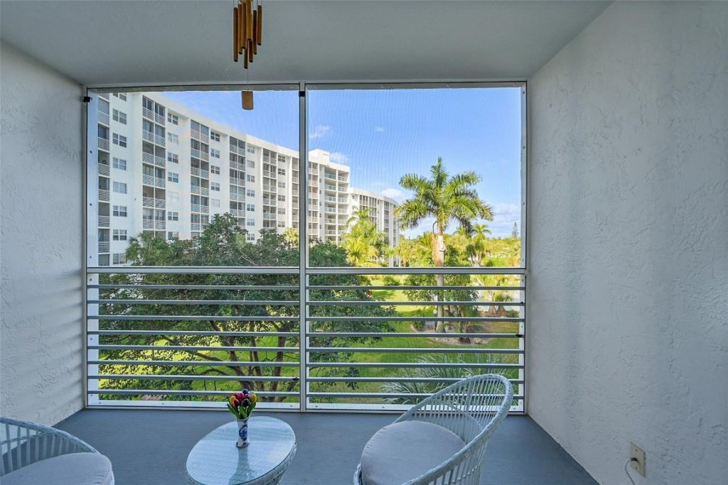 2731 NE 14th St Causeway, Unit 421, Pompano Beach, FL 33062 Photo