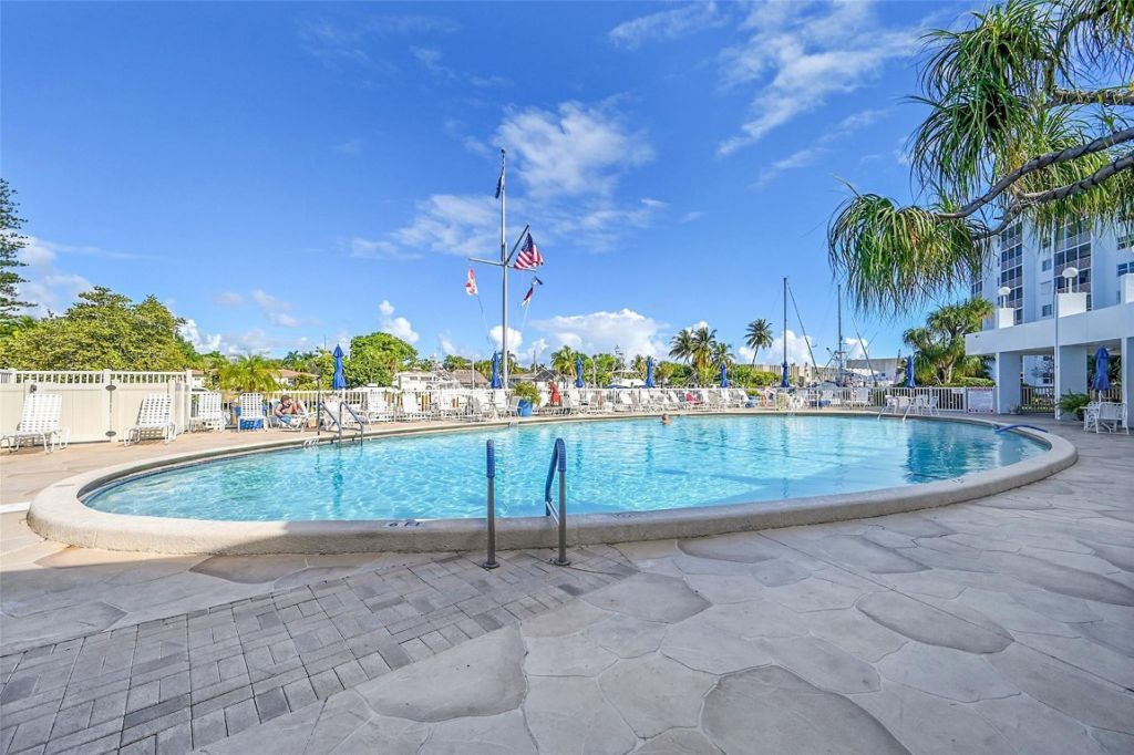 2731 NE 14th St Causeway, Unit 421, Pompano Beach, FL 33062 Photo