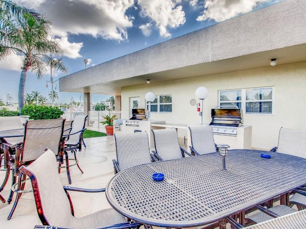 2731 NE 14th St Causeway, Unit 421, Pompano Beach, FL 33062 Photo