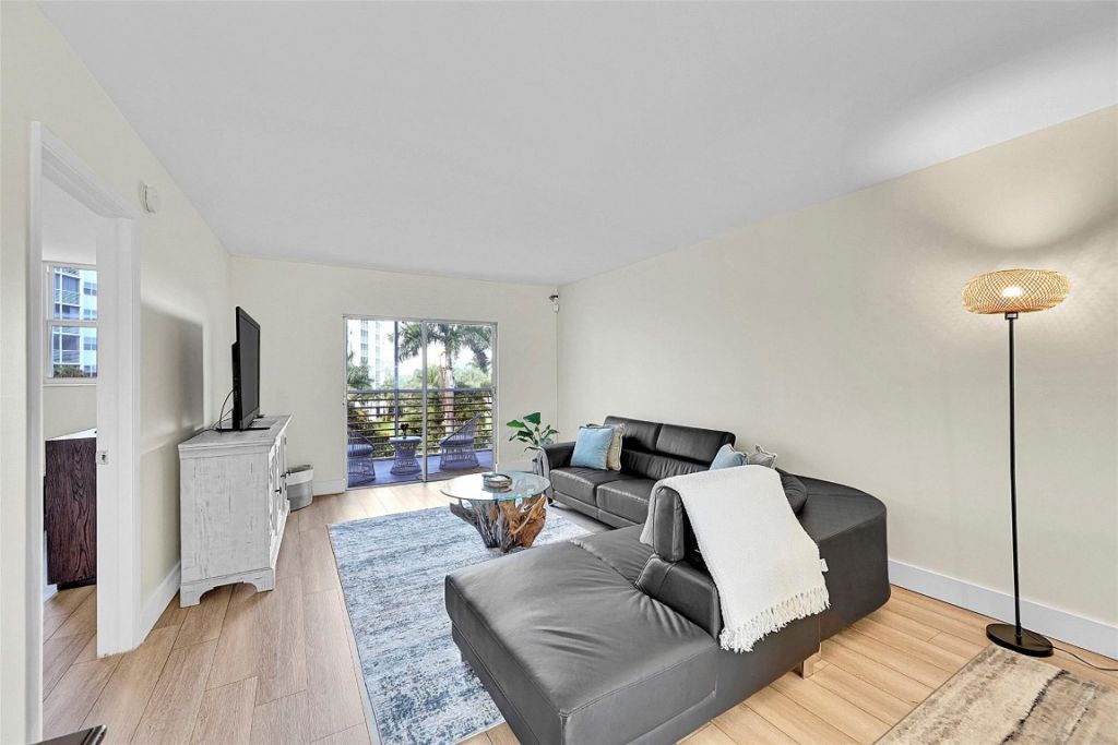 2731 NE 14th St Causeway, Unit 421, Pompano Beach, FL 33062 Photo