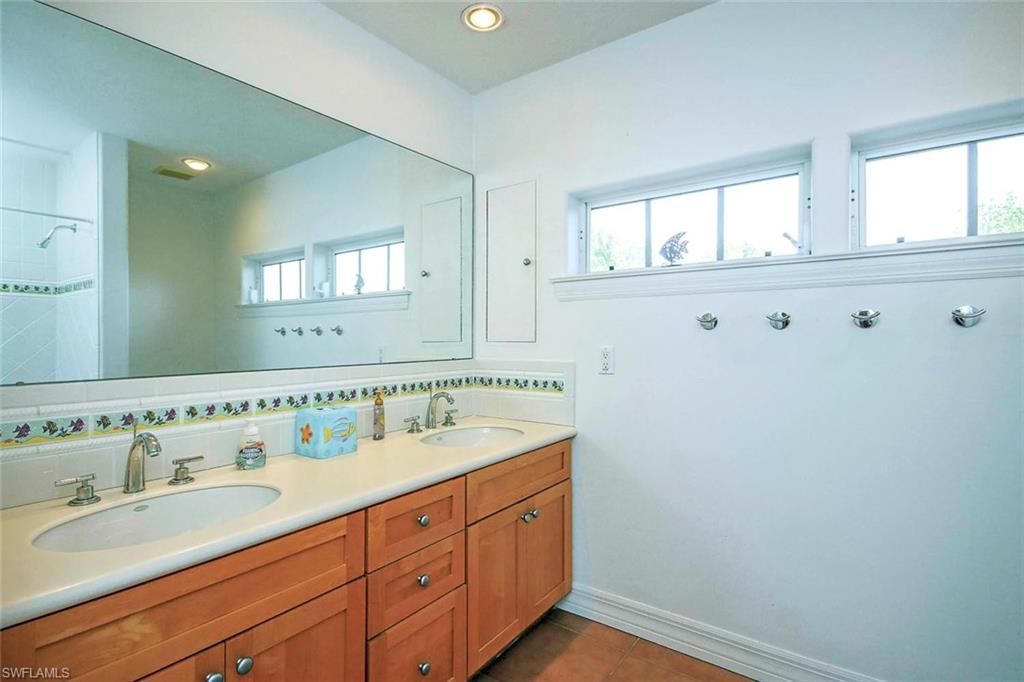 580 Sea Oats Dr , Sanibel, FL 33957 Photo