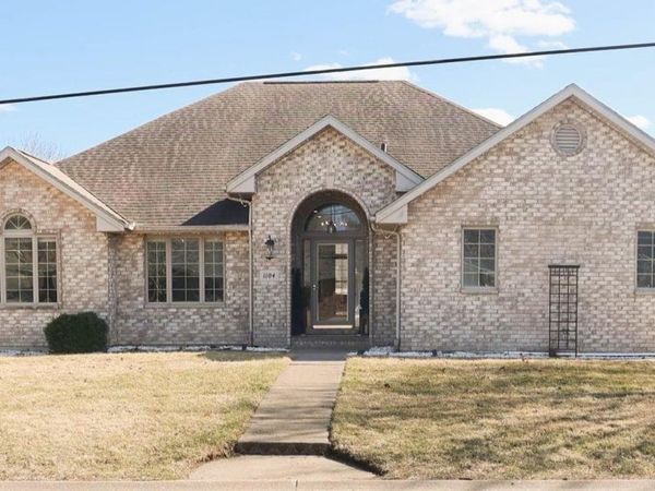 1104 Park Street, Bellevue, IA 52031