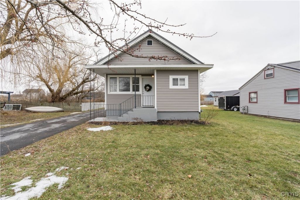 214 Dodge Avenue, Sackets Harbor, NY 13685 Main Photo