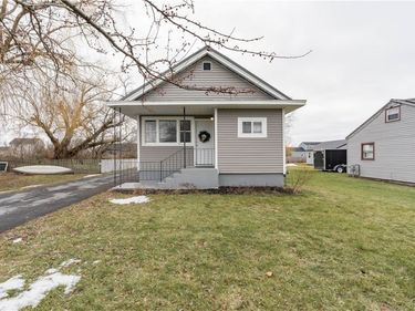 214 Dodge Avenue, Sackets Harbor, NY 13685