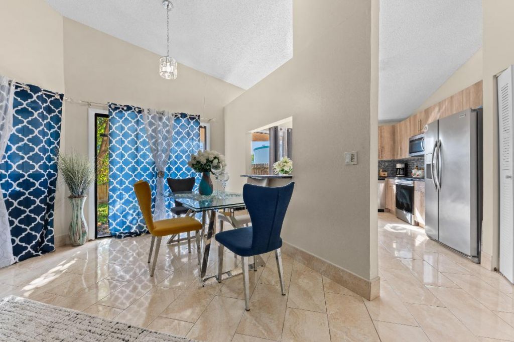 31 Peachtree Place, Boynton Beach, FL 33436 Photo