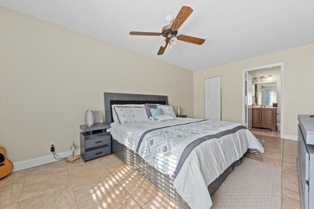 31 Peachtree Place, Boynton Beach, FL 33436 Photo