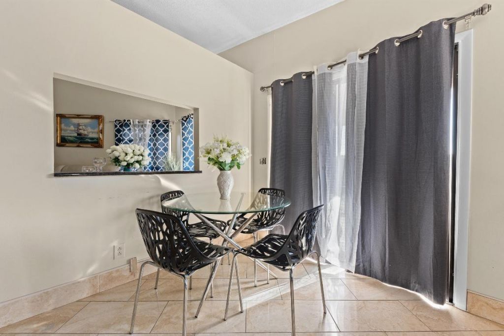 31 Peachtree Place, Boynton Beach, FL 33436 Photo