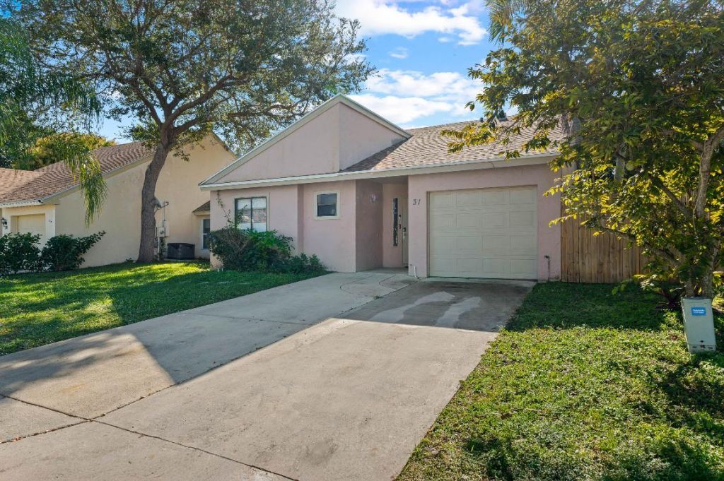 31 Peachtree Place, Boynton Beach, FL 33436 Photo
