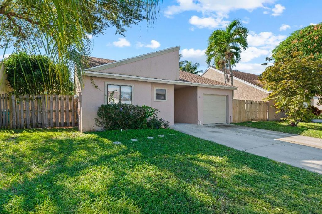 31 Peachtree Place, Boynton Beach, FL 33436 Photo