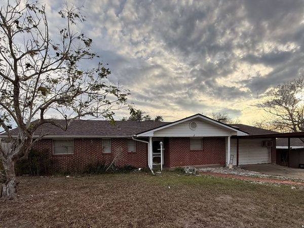 318 Cottonwood, Kenedy, TX 78119