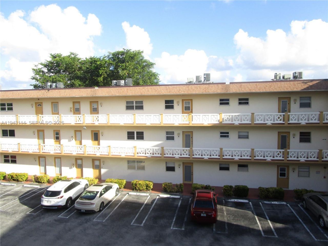 5111 W Oakland Park Blvd , Unit 305, Lauderdale Lakes, FL 33313 Photo