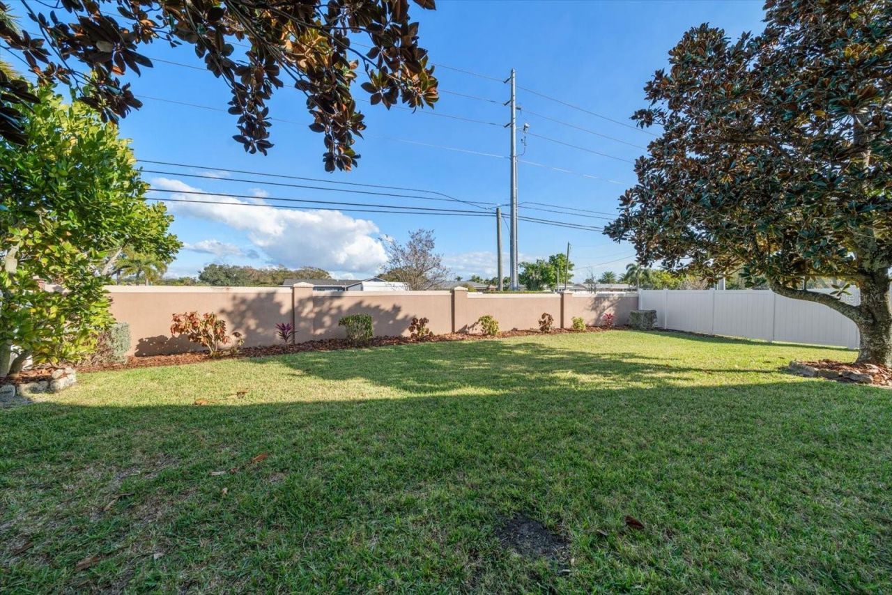 9125 Biscayne Way, Seminole, FL 33776 Photo